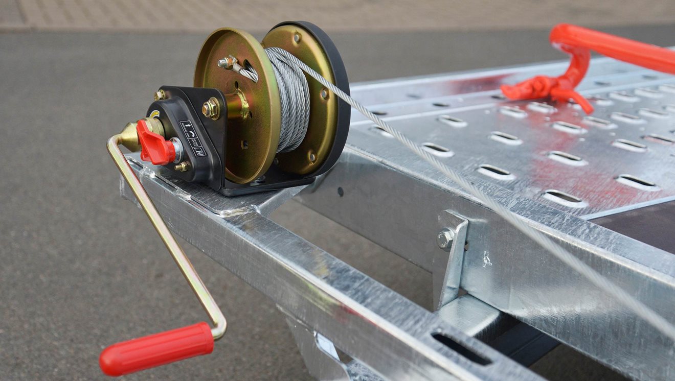 Manually operated winch with steel cable, Auto brake mechansim and multi-point pulley guide